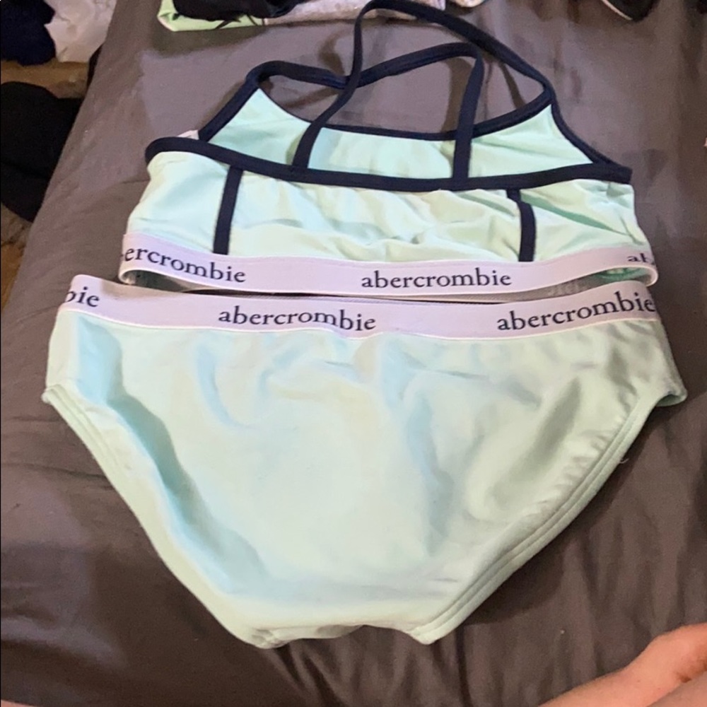 Bathing suit - Picture 2 of 2